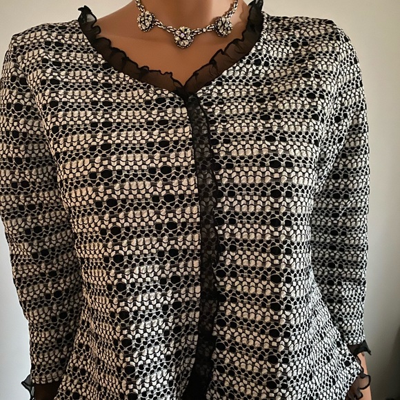 Top by Nicole size large - Picture 6 of 6